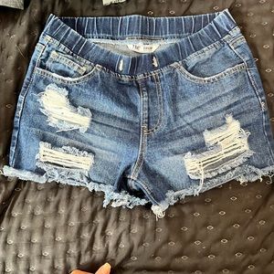 YMI Dream stretch waist shorts size small